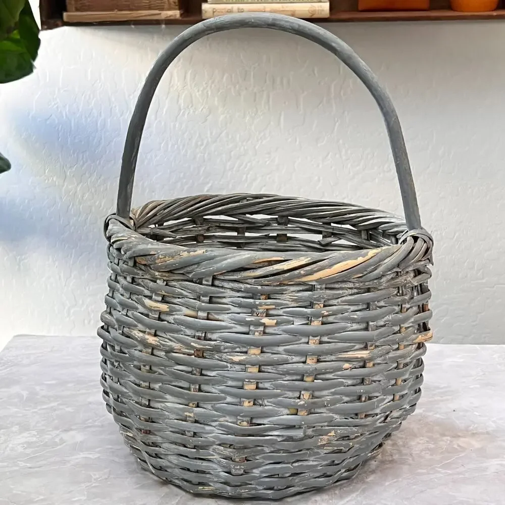 Medium Round Wicker Basket 11